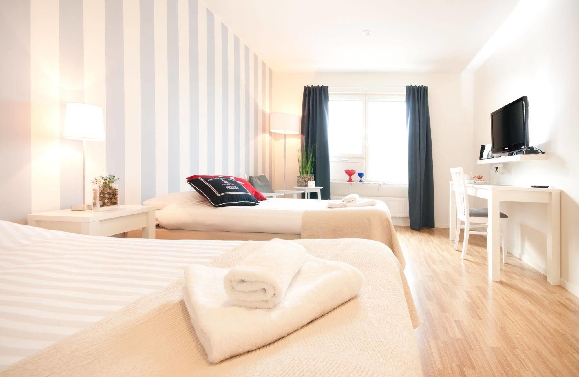 הודינגה Attendo Park Hotell מראה חיצוני תמונה
